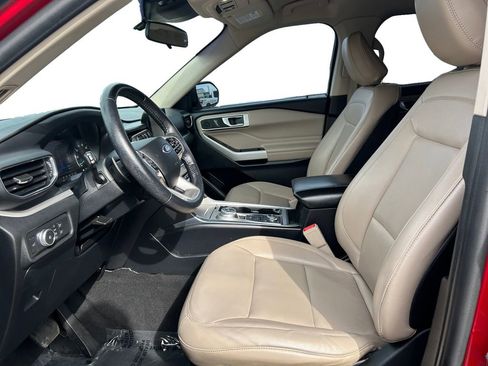Used 2020 Ford Explorer XLT w/ Equipment Group 202A image 10