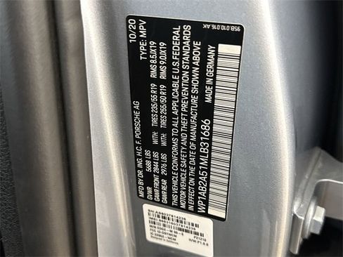 Used 2021 Porsche Macan S image 30