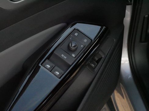 Certified 2023 Volkswagen ID.4 Pro S image 19