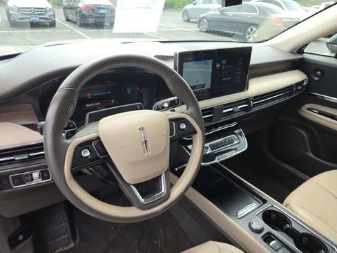 Used 2023 Lincoln Corsair Reserve w/ Equipment Group 202A AWD/4WD image 7