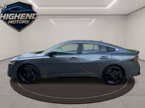 Used 2026 Nissan Sentra SR w/ Floor Mat Package FWD image 3