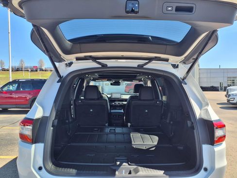 Used 2025 Honda Pilot Black Edition image 12