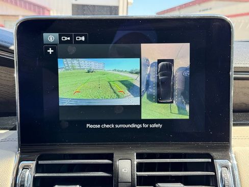 Used 2018 Lincoln Navigator L Select w/ Technology Package AWD/4WD image 22