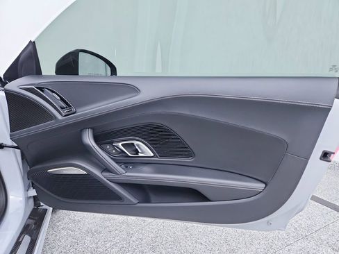 Used 2018 Audi R8 V10 plus image 37