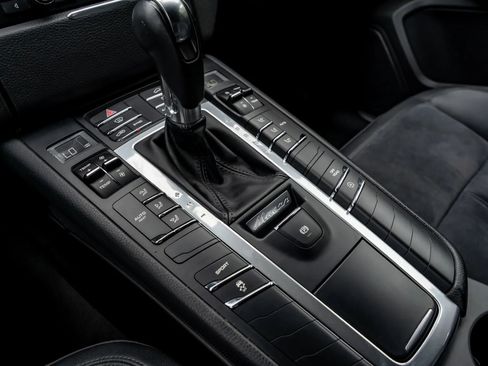 Used 2016 Porsche Macan S image 23