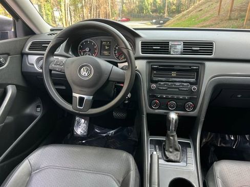Used 2014 Volkswagen Passat Wolfsburg Edition image 16