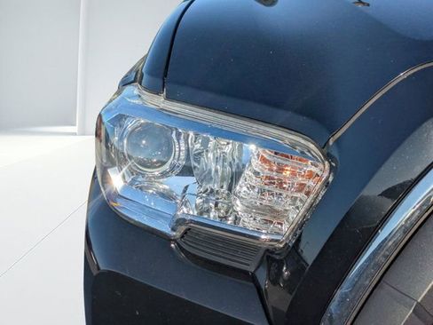 Used 2021 Toyota Tacoma SR5 image 7