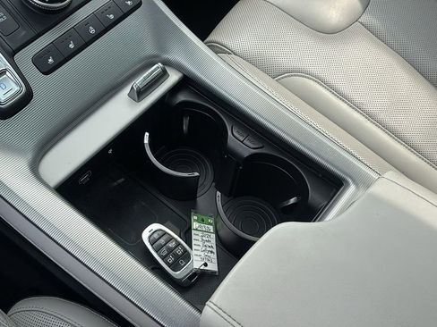 Used 2024 Hyundai Palisade Calligraphy image 21