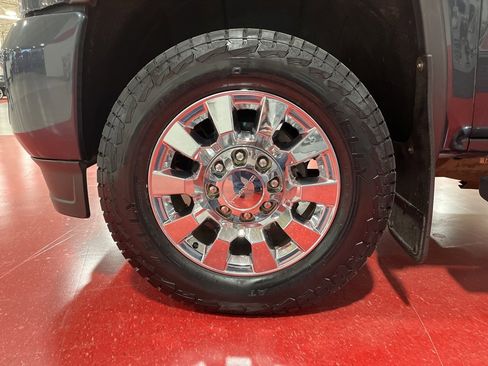 Used 2018 GMC Sierra 2500 Denali w/ Duramax Plus Package image 9