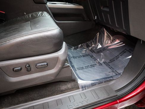 Used 2014 Ford F350 Lariat w/ Lariat Chrome Package image 24