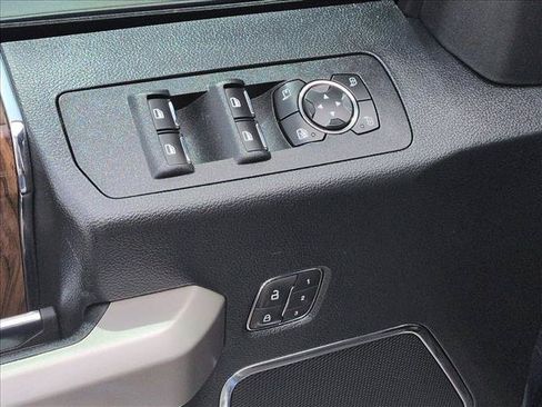 Used 2019 Ford F150 Lariat w/ Equipment Group 502A Luxury AWD/4WD image 12