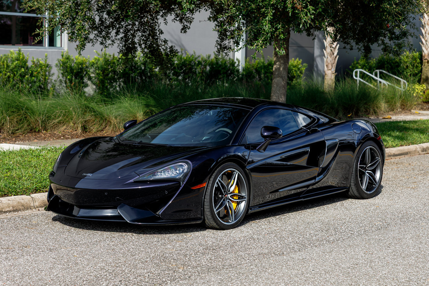 Used 2018 McLaren 570S RWD image 10