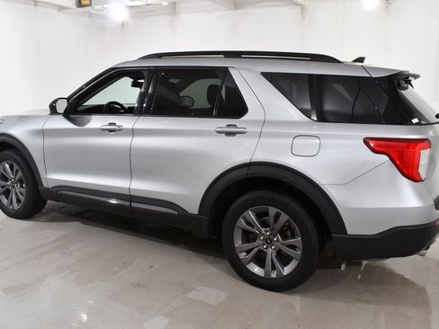 Used 2022 Ford Explorer XLT w/ Equipment Group 202A image 15