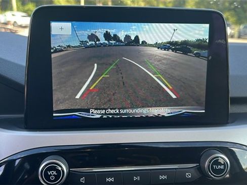 Certified 2022 Ford Escape SE w/ Cold Weather Package image 24