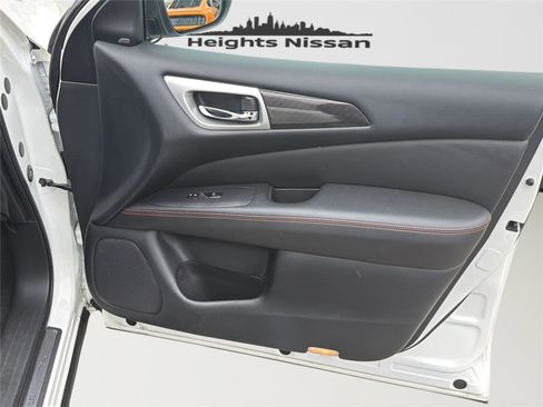 Used 2020 Nissan Pathfinder SL image 32