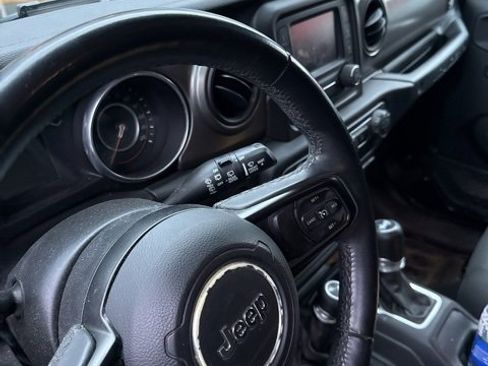 Used 2018 Jeep Wrangler Unlimited Sport S image 13