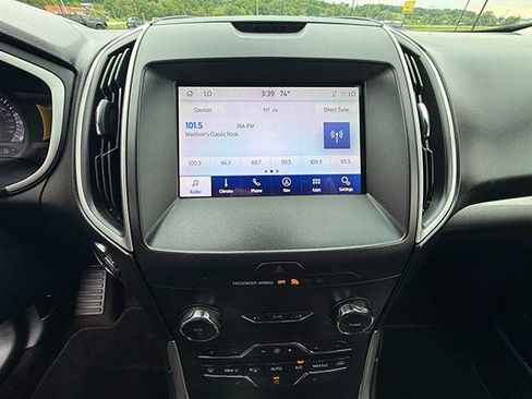 Used 2020 Ford Edge SEL AWD/4WD image 16