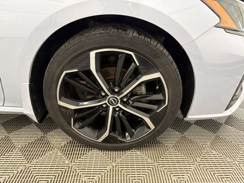 Used 2024 Nissan Altima 2.5 SR w/ SR Premium Package image 13