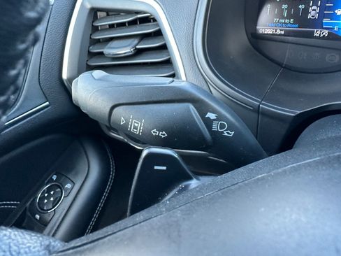 Used 2024 Ford Edge Titanium w/ Class II Trailer Tow Package image 25