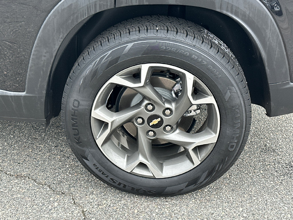 Used 2025 Chevrolet Trax LT w/ LT Convenience Package FWD image 19