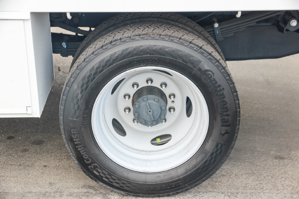 New 2025 Ford F550 2WD Regular Cab Super Duty image 14