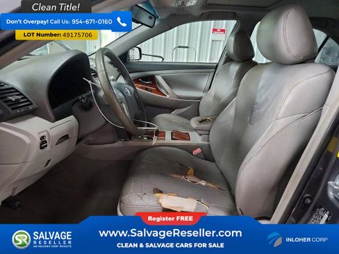 Used 2011 Toyota Camry XLE w/ XLE Extra-Value Pkg #2 FWD image 9