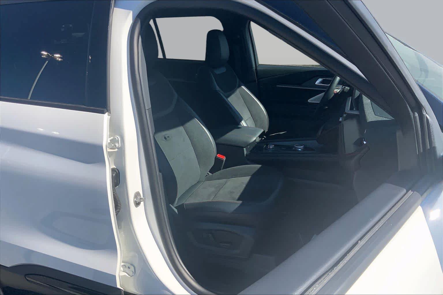 Certified 2026 Ford Explorer ST w/ Sun And Sound Package AWD/4WD image 8