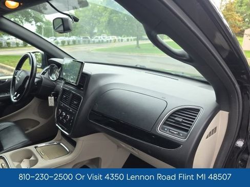 Used 2018 Dodge Grand Caravan SXT FWD image 21