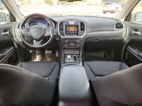 Used 2021 Chrysler 300 Touring w/ Sport Appearance Package RWD image 11