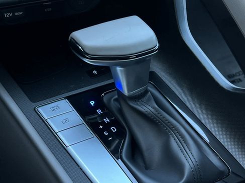 Certified 2025 Hyundai Elantra Sport image 21