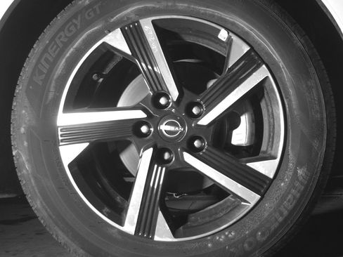 Used 2025 Nissan Sentra SV FWD image 13