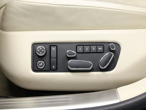 Used 2018 Bentley Flying Spur V8 AWD/4WD image 16