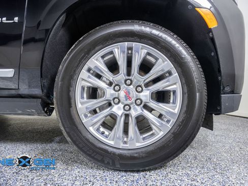 Used 2023 GMC Yukon Denali w/ Advanced Technology Package AWD/4WD image 45