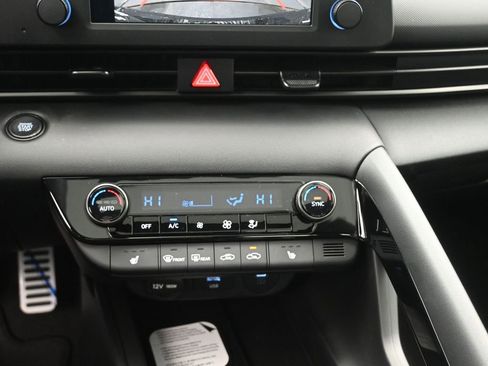 New 2026 Hyundai Elantra SEL Sport Premium FWD image 17