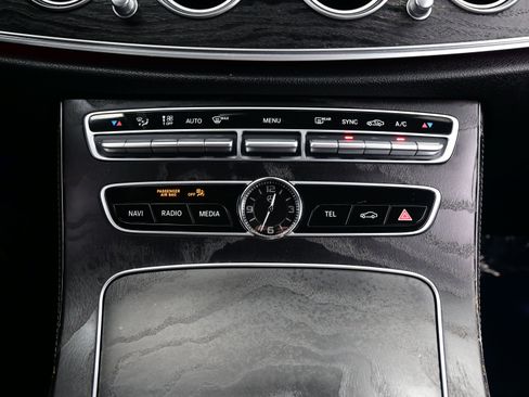 Used 2019 Mercedes-Benz E 300 4MATIC image 22