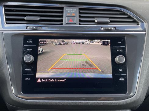 Certified 2023 Volkswagen Tiguan SE FWD image 4