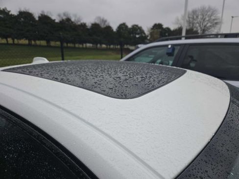 Used 2024 Volvo S60 T8 Ultimate image 2