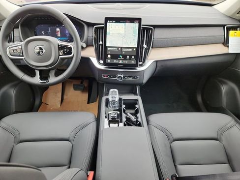 New 2025 Volvo XC90 B6 Plus w/ Protection Package Premier image 11