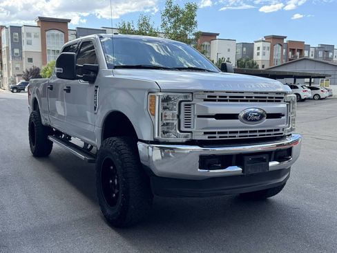 Used 2017 Ford F250 XLT AWD/4WD image 8