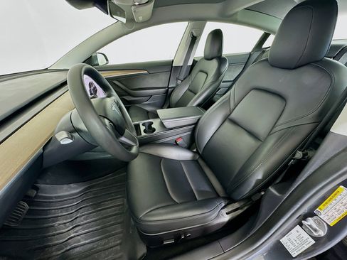 Used 2023 Tesla Model 3 Standard Range image 13