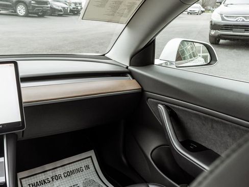 Used 2018 Tesla Model 3 Long Range image 13