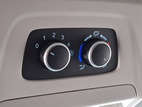 Used 2023 Ford Transit 350 XLT image 31