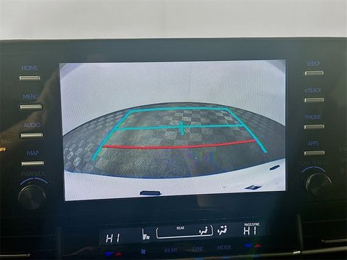 Used 2024 Toyota Sienna LE image 19