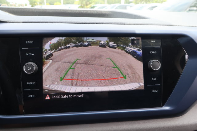 Certified 2023 Volkswagen Taos SE FWD image 25