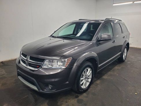 Used 2017 Dodge Journey SXT w/ Comfort/Convenience Group FWD image 1