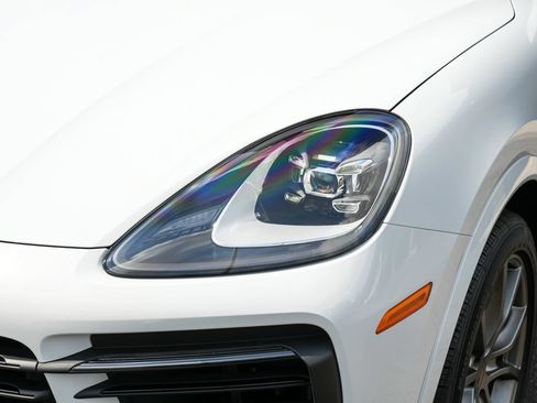 Certified 2022 Porsche Cayenne Coupe AWD/4WD image 7