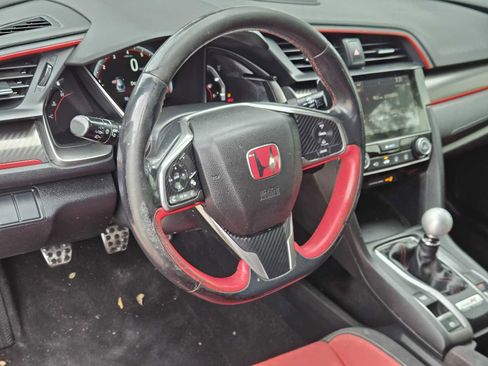 Certified 2017 Honda Civic Type R image 2