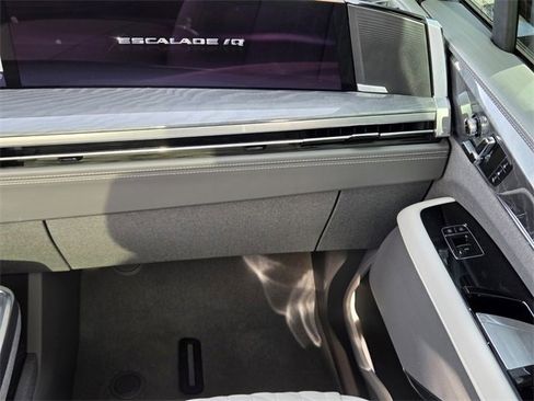 New 2026 Cadillac Escalade IQ Sport 1 w/ LPO, Etrunk Organizer Package image 16