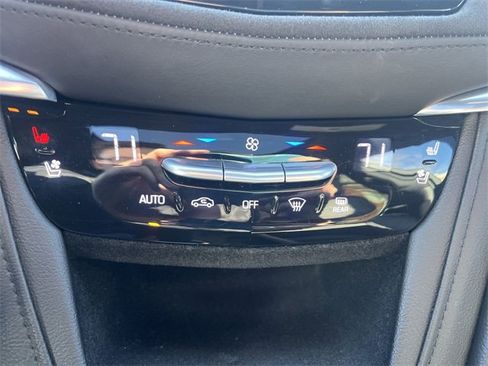 Used 2018 Cadillac XT5 Platinum image 19