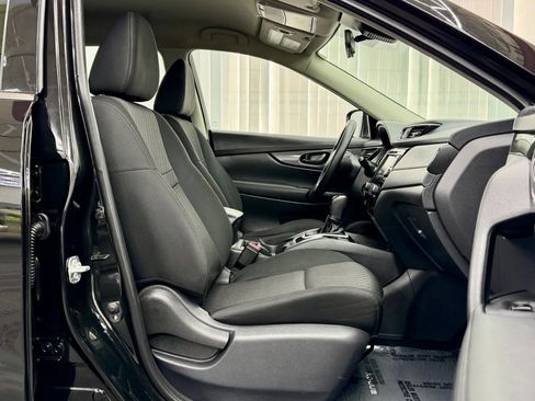 Used 2019 Nissan Rogue S image 11